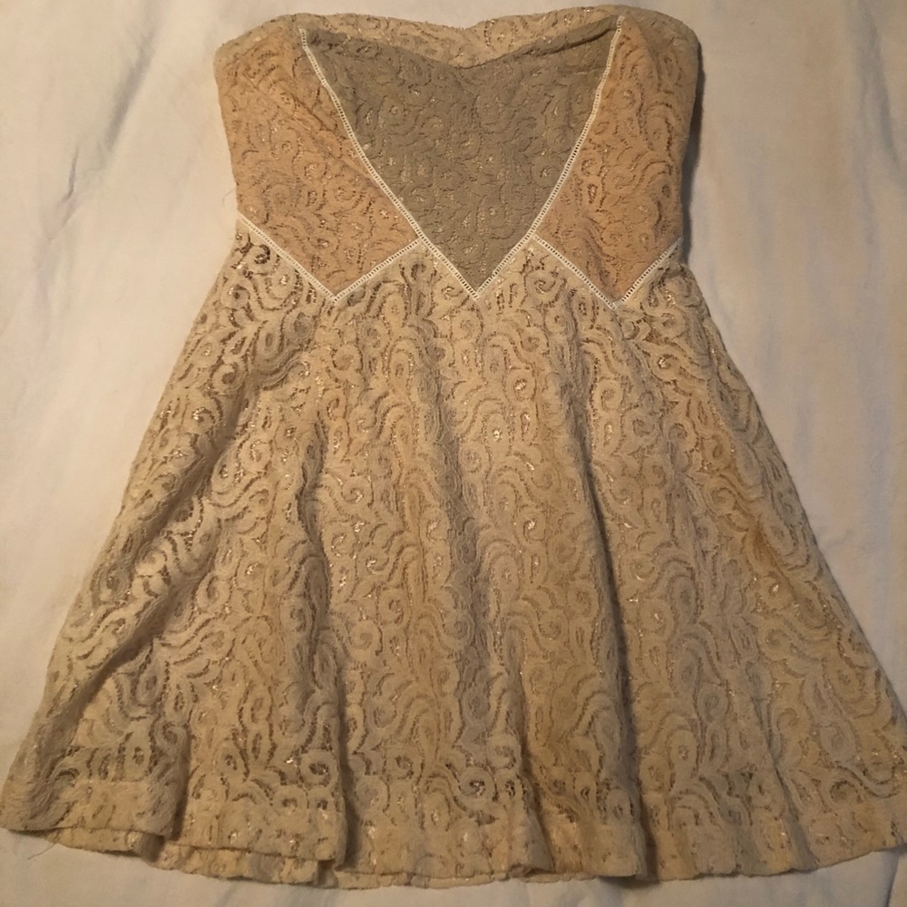 Kimchi Blue Strapless Geometric Lace Dress